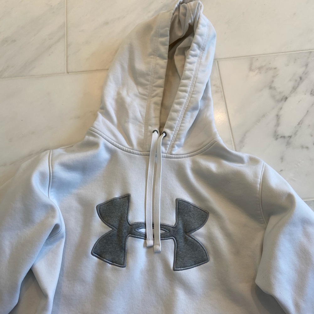 UNDER ARMOUR white hoodie